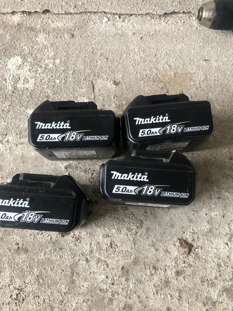 Makita accus+boormachine+oplader, Ophalen of Verzenden, Zo goed als nieuw, Boormachine