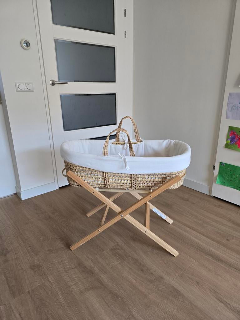 Mozes wieg mand rotan met standaard, Kinderen en Baby's, Babywiegjes en Ledikanten, Ophalen, Wieg