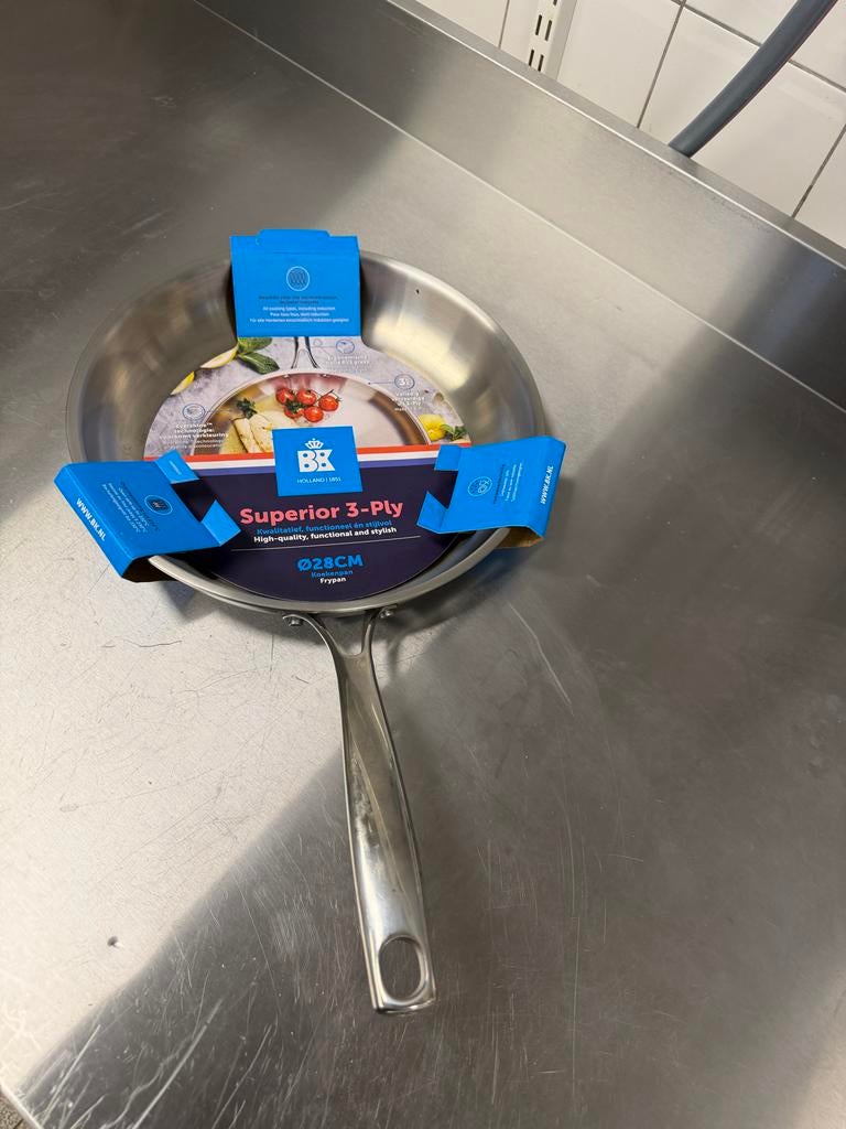 BK pannen 28 cm, Ophalen, Zo goed als nieuw, Rvs, Pannenset