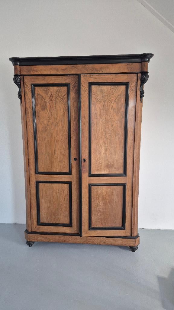 Antieke kast, Ophalen