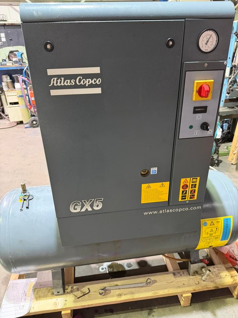 Atlas copco GX5, Ophalen, 800 liter/min of meer, Zo goed als nieuw, Geluidgedempt