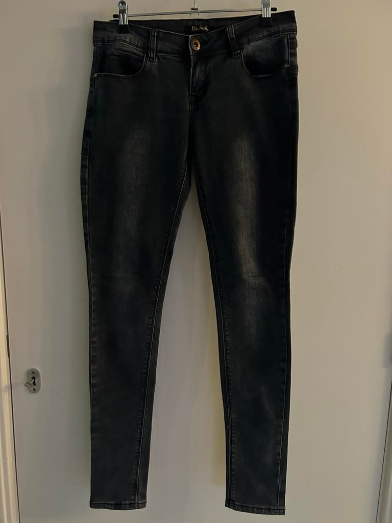 By Sasha jeans W30 L32, Kleding | Dames, Ophalen of Verzenden, Zo goed als nieuw, Zwart, W30 - W32 (confectie 38/40)