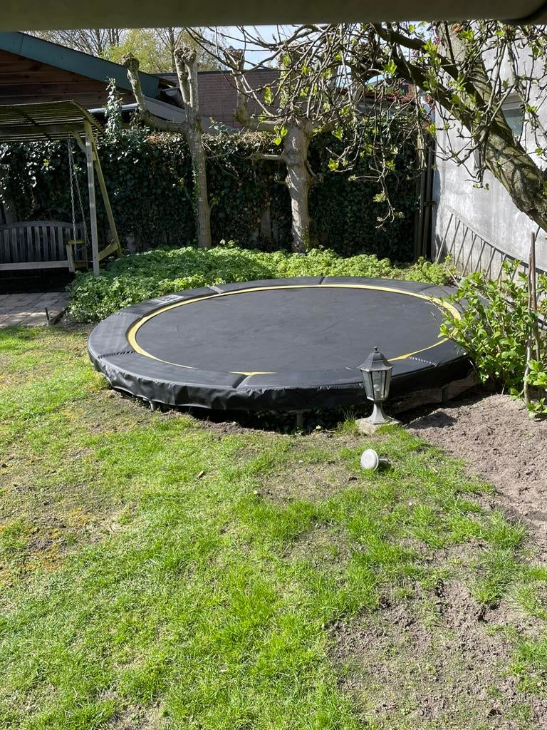 Berg trampoline 330, Kinderen en Baby's, Speelgoed | Buiten | Trampolines, Ophalen, Gebruikt