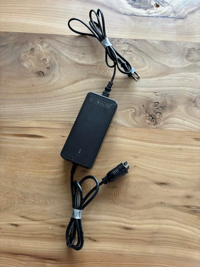 GO SOLID! Bosch E-bike oplader Compact, Ophalen of Verzenden, Zo goed als nieuw