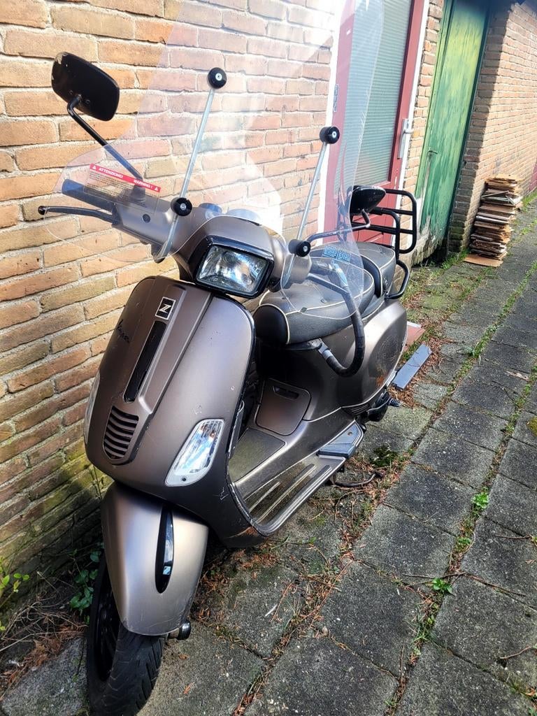 Vespa S50 sport geel kenteken 2013., Ophalen, Gebruikt, Benzine, Vespa