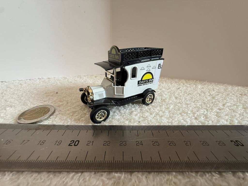 Oxford Diecast Ford Model T "Days Inn Follow The Sun", Overige merken, Gebruikt, 1:50 of kleiner, Auto
