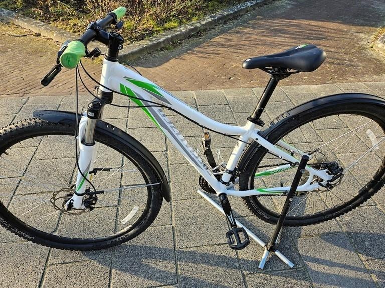 Specialized Myka MTB, Fietsen en Brommers, Fietsen | Mountainbikes en ATB, Gebruikt, Hardtail, Dames, Ophalen