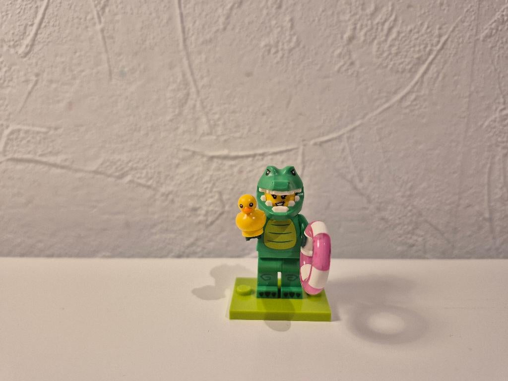 Lego Collectible Minifigure  Series 28 Crocodile Costume Fan, Ophalen of Verzenden, Zo goed als nieuw, Complete set, Lego