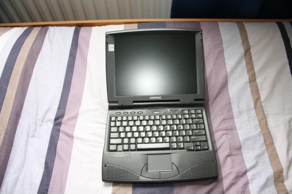 Retro Laptop : Compaq Armada 1590DT + Extra's!, Computers en Software, Vintage Computers, Ophalen, Compaq
