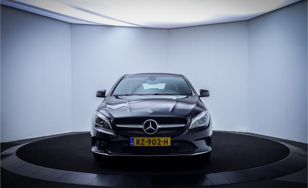 Mercedes-Benz CLA-Klasse Shooting Brake 180 Business Solutio, Gebruikt, 4 cilinders, 715 kg, Handgeschakeld