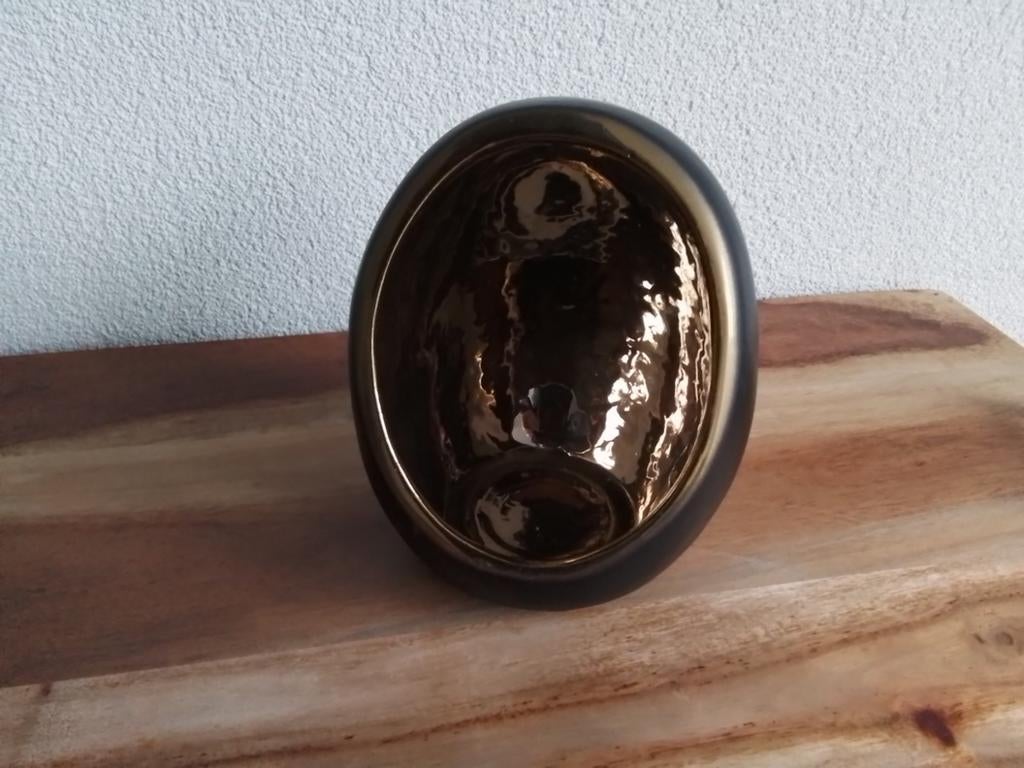 Keramieke waxinelichthouder ei zwart met goud
15 cm hoog, Huis en Inrichting, Ophalen of Verzenden, Zo goed als nieuw, Goud