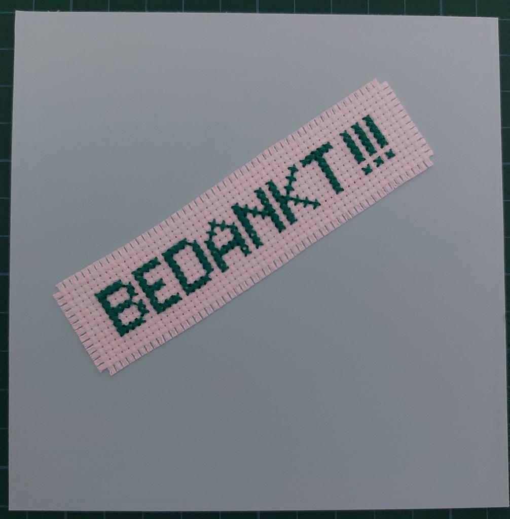 kaart met geborduurde tekst "BEDANKT" (1907), Ophalen of Verzenden, Nieuw, Overige thema's