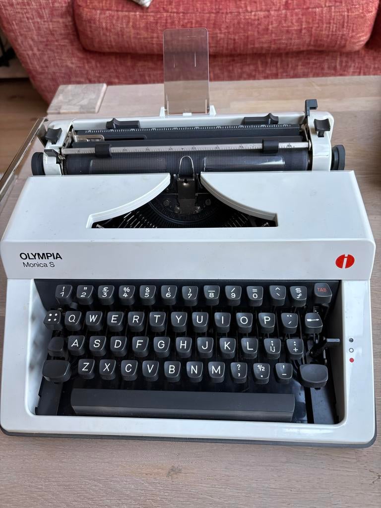 Typemachine Olympia Monica S, Ophalen of Verzenden, Zo goed als nieuw