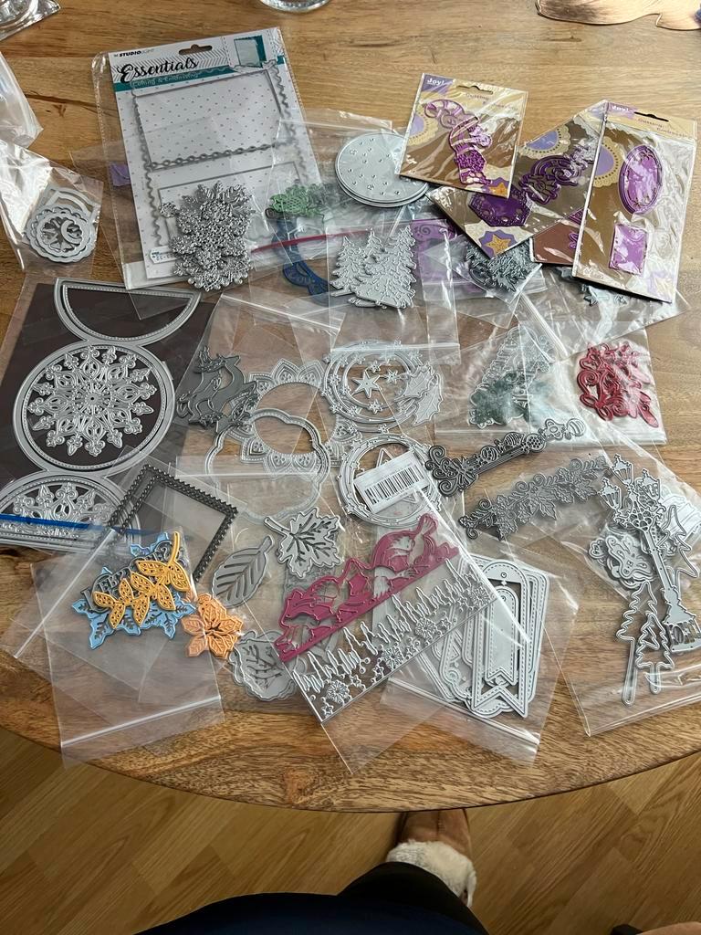 Grote partij snijmallen en stencils voor hobby, Ophalen of Verzenden, Zo goed als nieuw, Gereedschap of Toebehoren