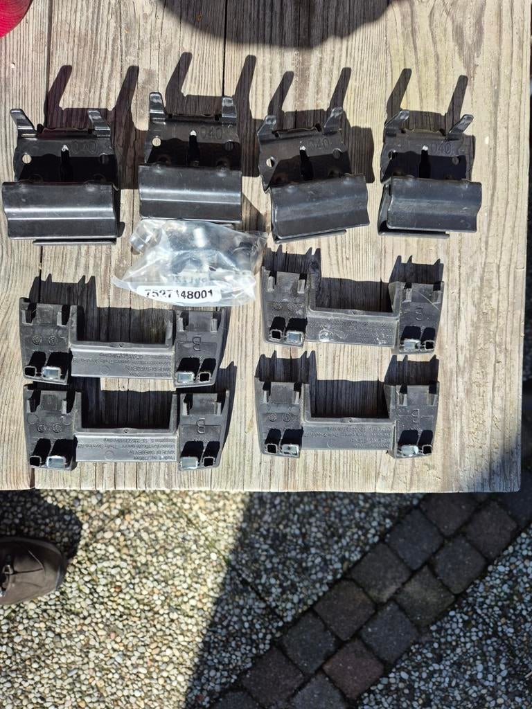 Thule kit 186153  voor evo of edge flushrail  7106  7206, Ophalen of Verzenden, Zo goed als nieuw