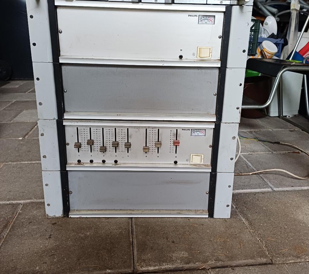 2 100 volt lijnversterkers Philips, Ophalen, Gebruikt