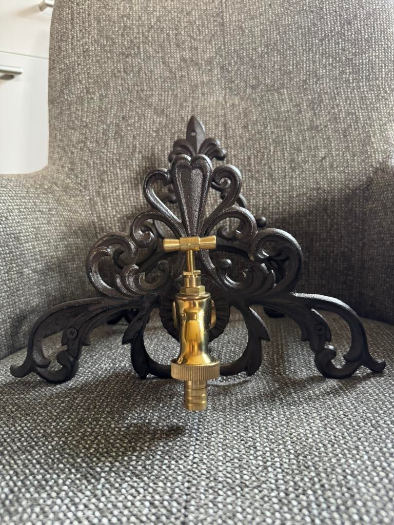 Gietijzeren tuinslanghouder, Ophalen of Verzenden, Zo goed als nieuw