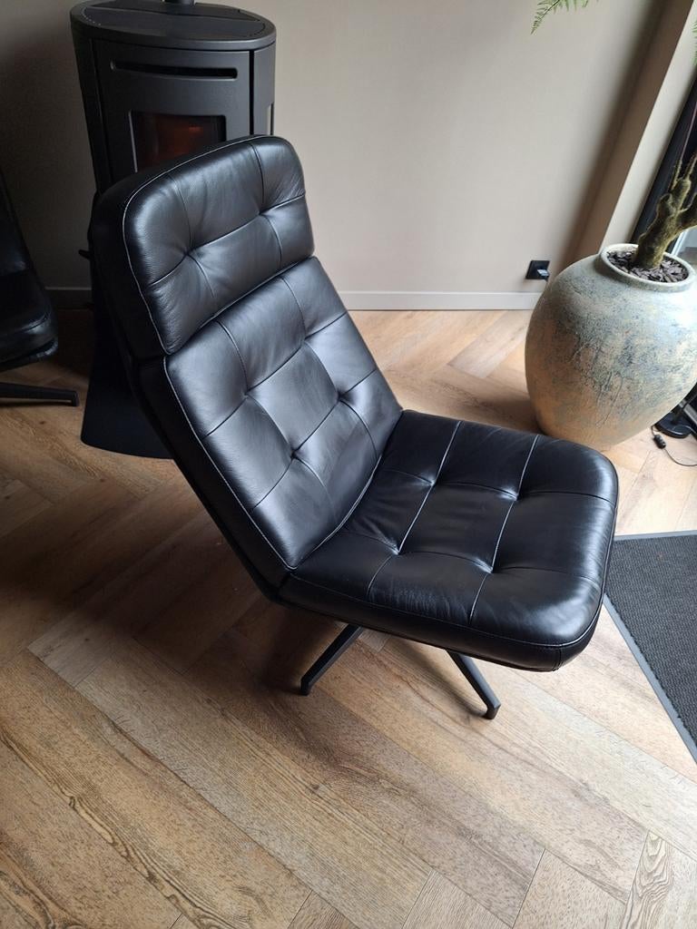 Draai relax fauteuil  zwart Ikea 2 stuks (nieuwstaat), Huis en Inrichting, Fauteuils, Ophalen, Zo goed als nieuw, 75 tot 100 cm