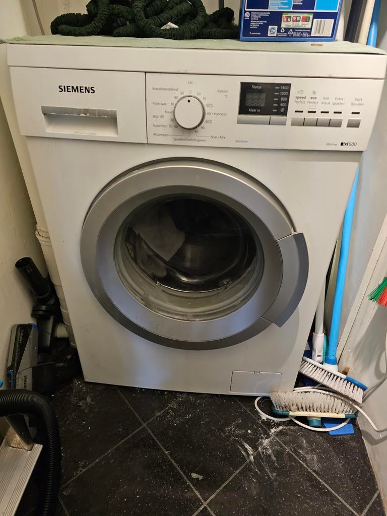 Siemens wasmachine met klein defect aan deurtje werkt gewoon, Witgoed en Apparatuur, Wasmachines, Ophalen of Verzenden, Voorlader