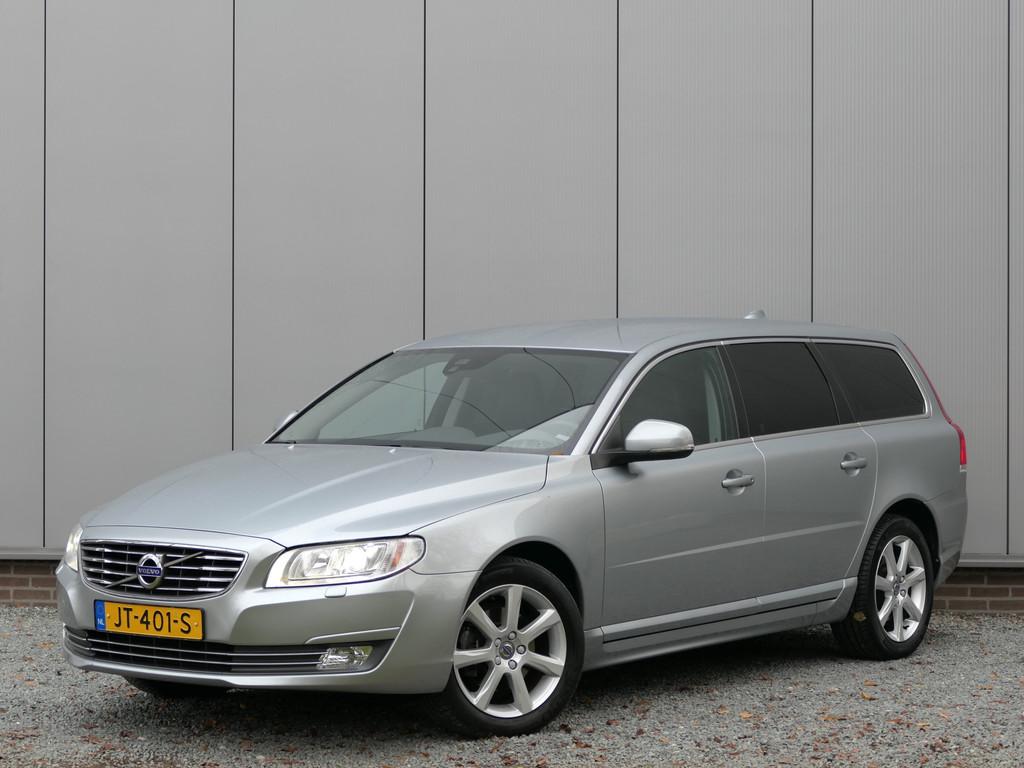 Volvo V70 T4 AUT Polar Navi / Xenon / Trekhaak / Bluetooth, Auto's, Volvo, Gebruikt, 1969 cc, Lichtsensor, 1600 kg