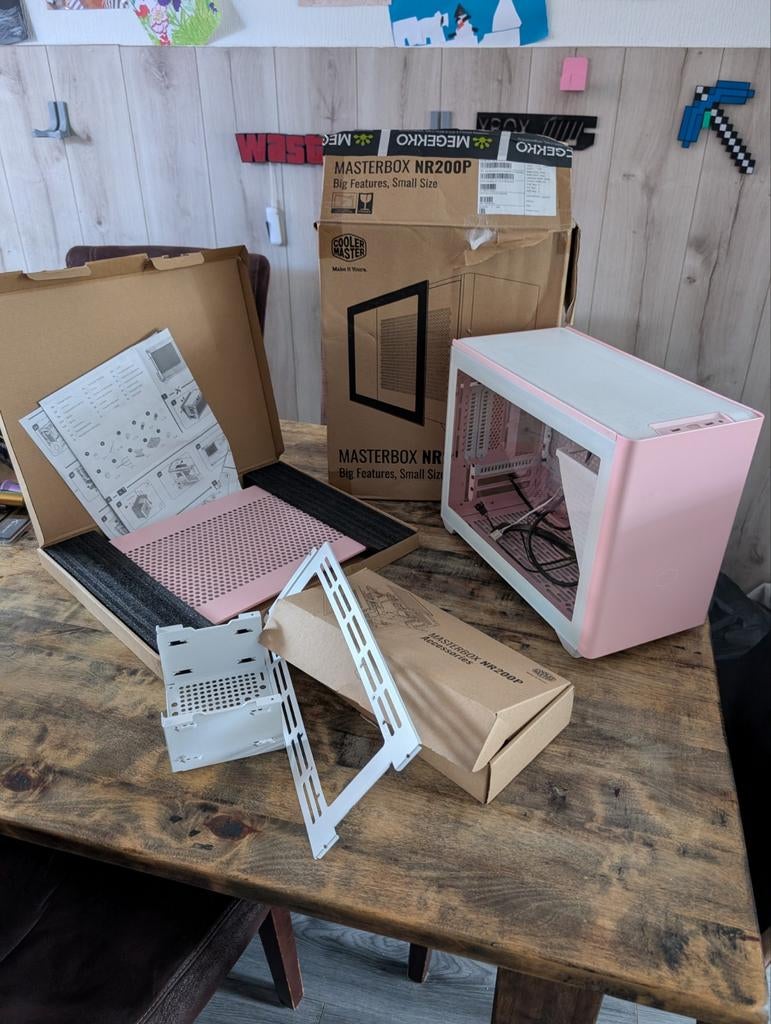 Cooler Master NR200P Sunset Pink - Unieke ITX Case, Computers en Software, Computerbehuizingen, Nieuw, Ophalen of Verzenden