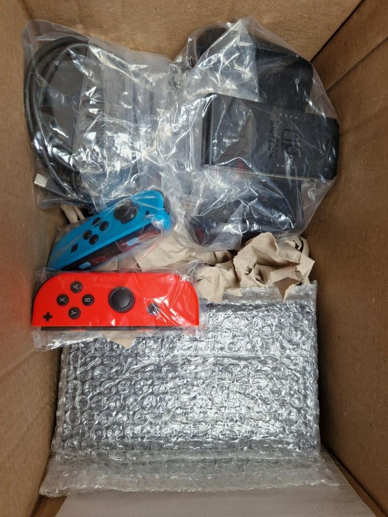 Nintendo Switch console + accessoires & case, Verzenden