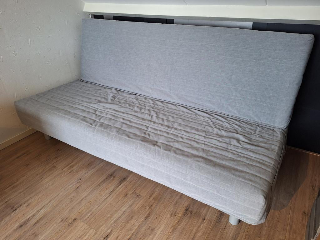 Ikea bedbank Beddinge met grijze bankhoes, Huis en Inrichting, Ophalen, Gebruikt, Tweepersoons, 140 cm