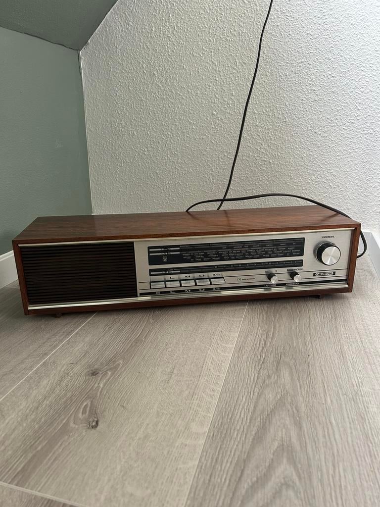 Grundig RF 150 radio, Audio, Tv en Foto, Ophalen of Verzenden, Gebruikt, Radio