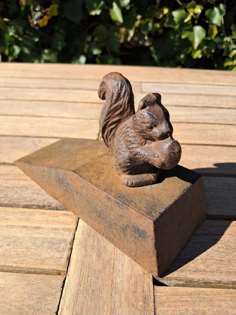 Gietijzeren deurstopper Eekhoorn 16 cm lang, Ophalen of Verzenden, Zo goed als nieuw, Binnen