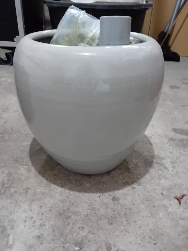 Lichtgrijze geglazuurde plantenpot, Steen, Minder dan 30 cm, Rond, Ophalen of Verzenden