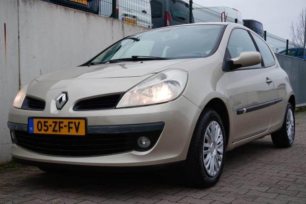 Renault Clio 1.6-16V Dynamique/AUTOMAAT/CLIMA/90564 KM NAP/C, Gebruikt, Zwart, 4 cilinders, Beige