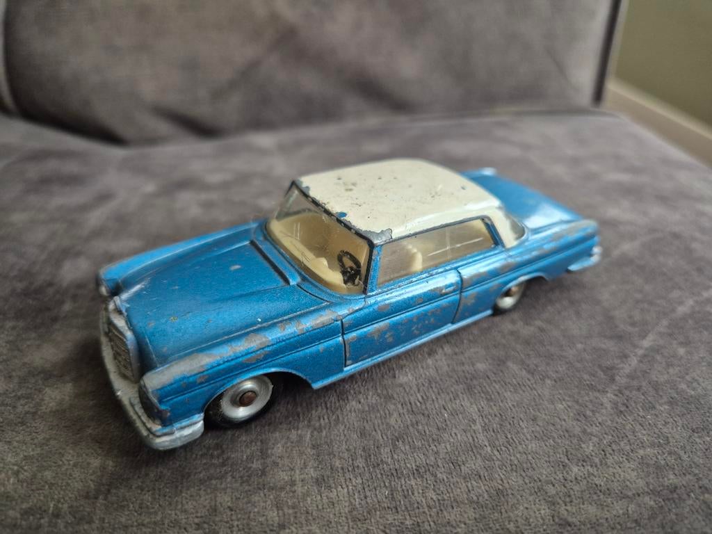 Dinky Toys Mercedes 300 SE, Hobby en Vrije tijd, Ophalen of Verzenden, Zo goed als nieuw, Auto, Dinky Toys