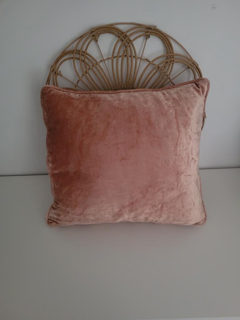 Velvet kussenhoes met binnenkussen 40x48 zo goed als nieuw, Ophalen of Verzenden, Zo goed als nieuw, Roze, Vierkant