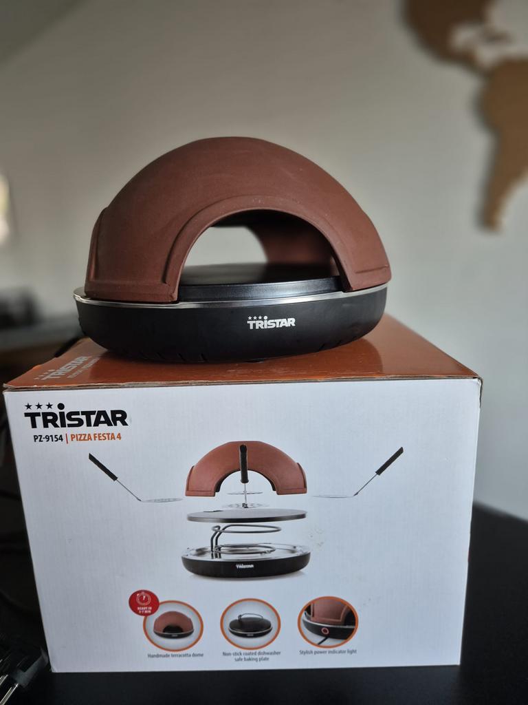 Tristar Pizza Festa 4 - Pizzaoven met terracotta koepel, Ophalen, Minder dan 45 cm, Oven, Zo goed als nieuw