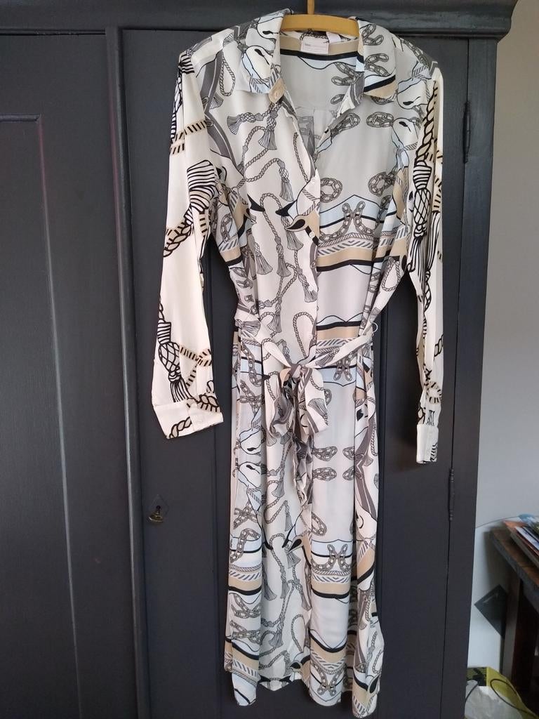 Klassieke jurk maat 46 Hermes motief, Kleding | Dames, Jumpsuits, Ophalen of Verzenden, Zo goed als nieuw, Maat 46/48 (XL) of groter