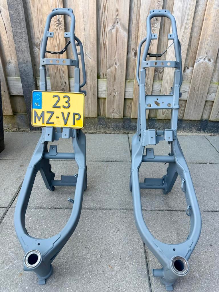 2x Suzuki Streetmagic MOTOR frame !!MOTORPLAAT A1!!, Fietsen en Brommers, Ophalen, Zo goed als nieuw, Benzine