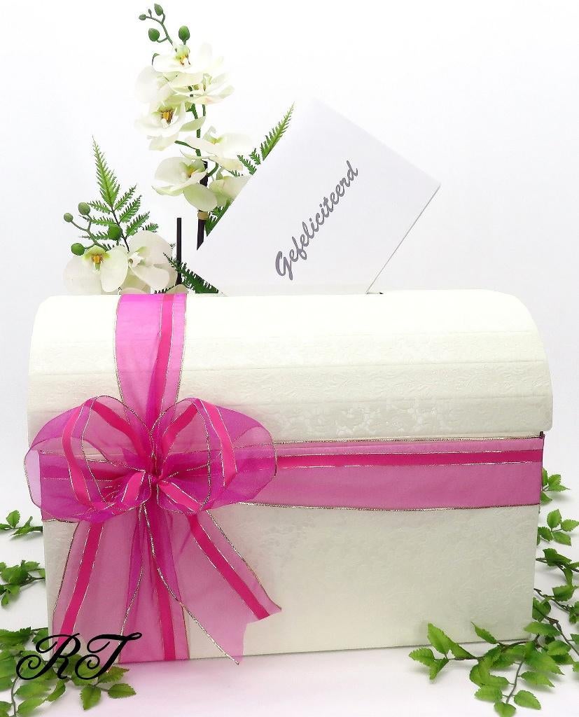 Crème enveloppendoos met fuchsia lint., Hobby en Vrije tijd, Feestartikelen, Nieuw, Feestartikel, Geboorte of Huwelijk, Ophalen of Verzenden