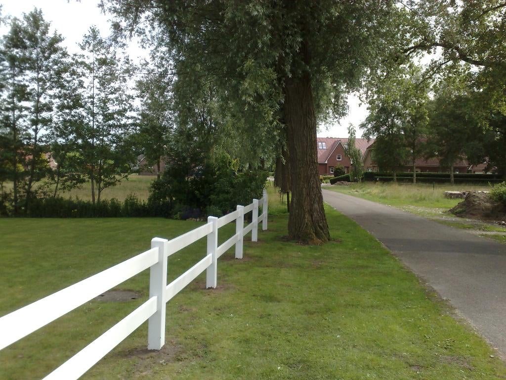 PVC onderhoudsvrij tuinhekwerk. Outlet: 160 meter 1-planks, Met poort, Kunststof, Nieuw, Ophalen of Verzenden