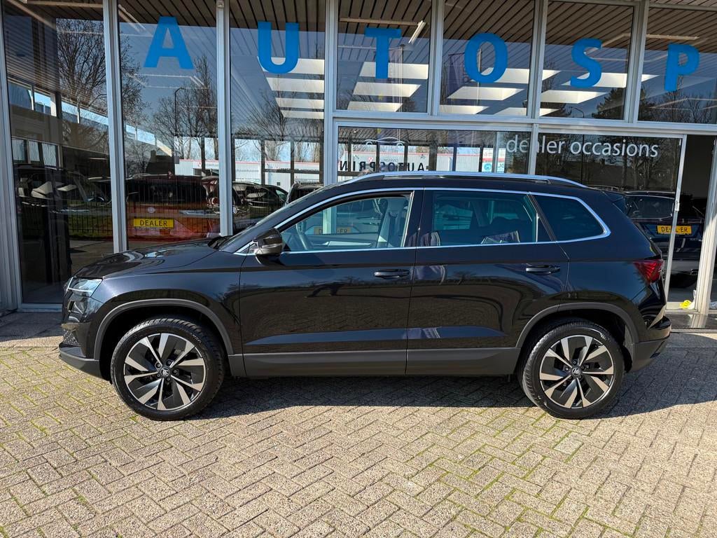 Skoda Karoq 1.5 TSI ACT Business Edition 150PK PANO, CAMERA,, Zwart, 4 cilinders, 150 pk, Bedrijf