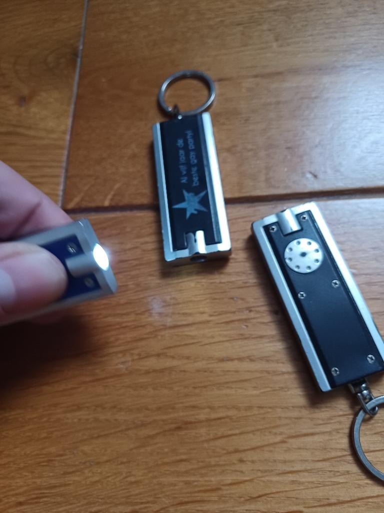 3 mini zaklampjes voor aan sleutelhanger, Verzamelen, Ophalen of Verzenden, Nieuw, Overige typen