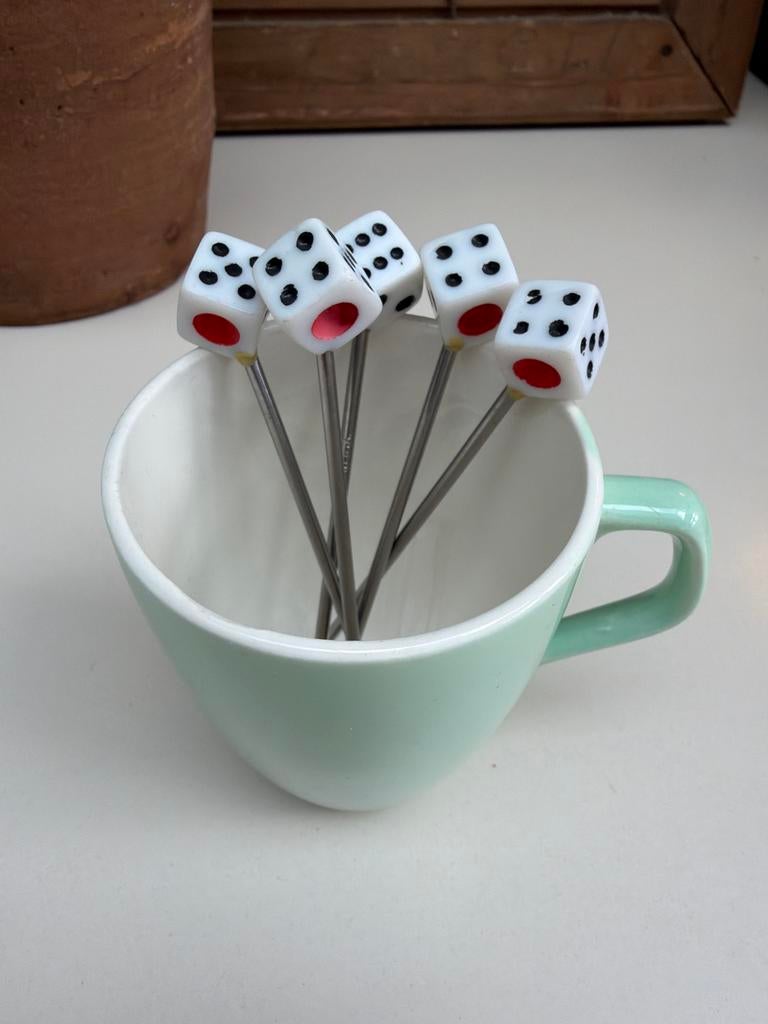 Cocktail prikkers met dobbelsteentjes, Ophalen of Verzenden, Gebruikt