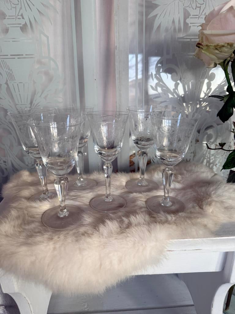 Antieke gegraveerde likeur glaasjes 6x puntgaaf, Ophalen