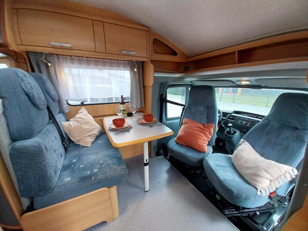 Ruime TEC TI 708 met trekhaak, luchtvering en 2x solair!, Niet ingevuld, T.E.C., Ringverwarming, Buitenlamp