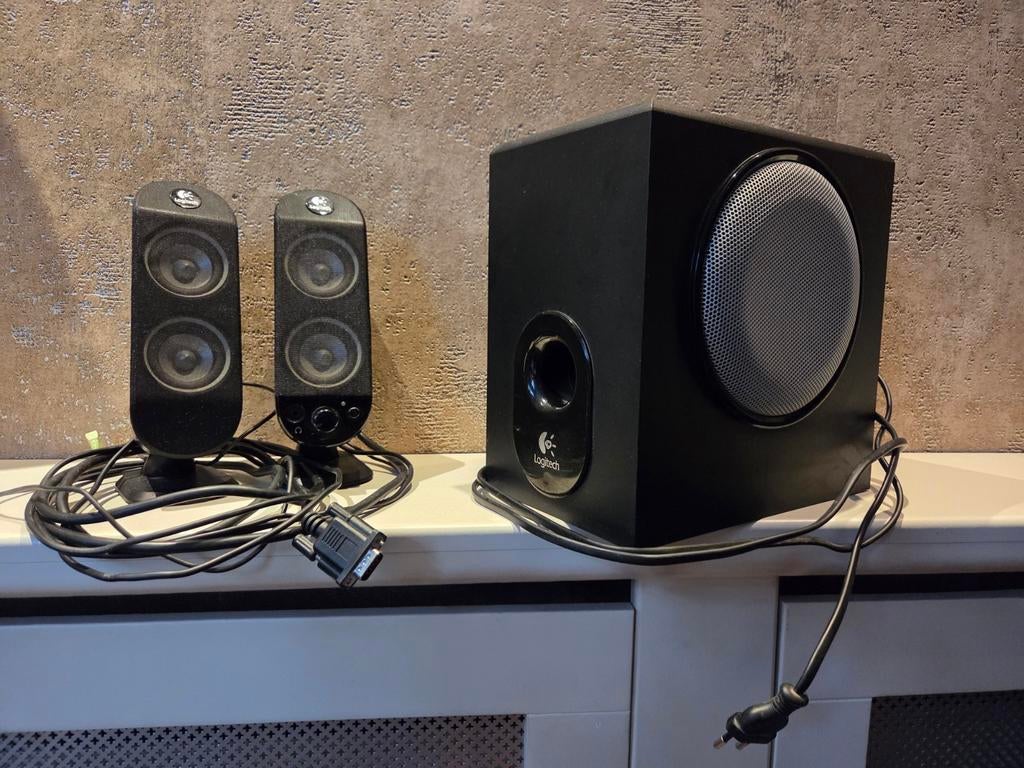 Logitech X-230 speakerset met subwoofer - Zo goed als nieuw, Computers en Software, Pc speakers, Ophalen, Zo goed als nieuw, Audiokanaal 2.1