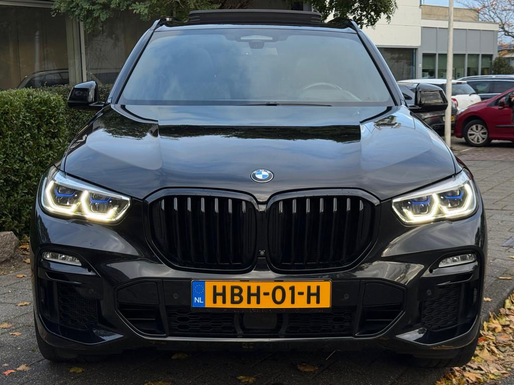 BMW X5 M50i High Executive - SKYLOUNGE - LASER LIGHT - MASSA, Auto's, Gebruikt, 4395 cc, Zwart, Bedrijf