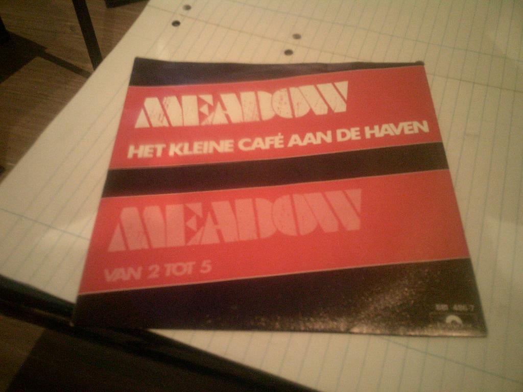 MEADOW HET KLEINE CAFE AAN DE HAVEN - VAN 2 TOT 5, Ophalen of Verzenden, Zo goed als nieuw, Overige formaten, Levenslied of Smartlap