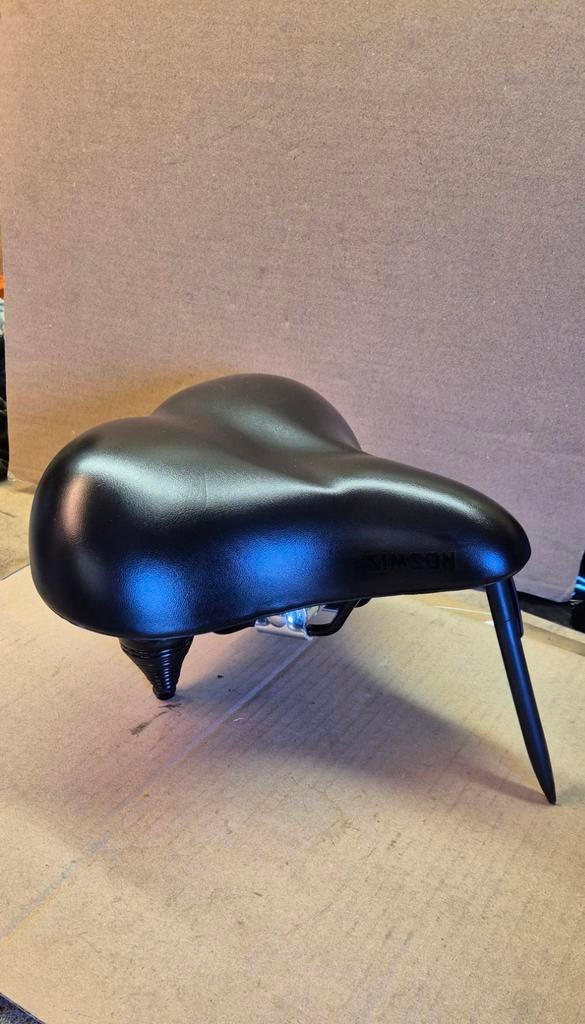 Te-koop mooi Groot retro-zadel fietszadel met grote veren., Ophalen, Zo goed als nieuw, Cortina U4