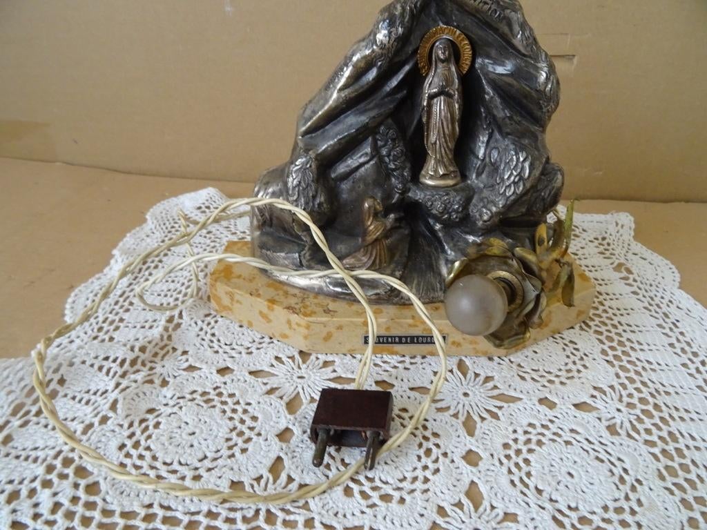 Vintage beeld Lourdes Lourdesgrot lamp 17cm Maria Bernadette, Ophalen of Verzenden, Gebruikt, Beeld(je), Christendom | Katholiek