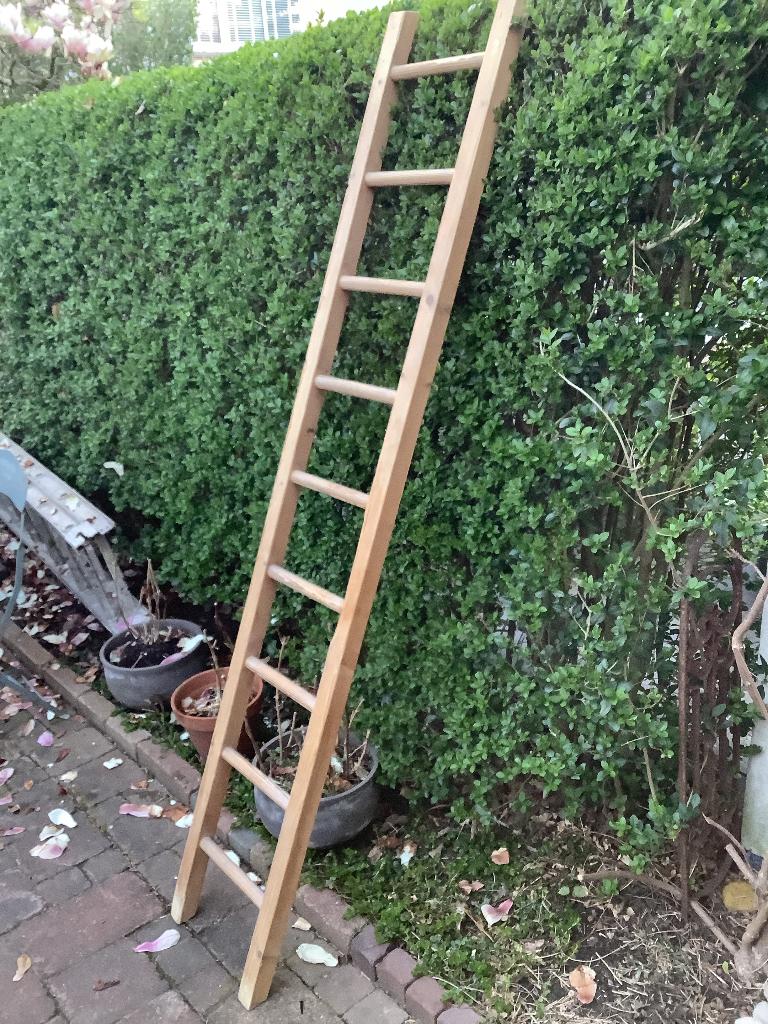 Houten ladder, trap, 202 cm lang, Doe-het-zelf en Verbouw, Ladders en Trappen, Ophalen, Gebruikt, Ladder, 2 tot 4 meter