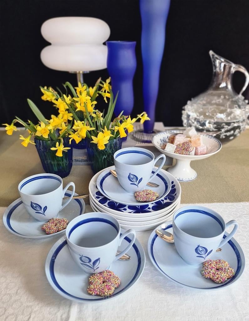 Royal Sphinx antieke 4 kop-schotels blauw-handbeschilderd., Ophalen of Verzenden